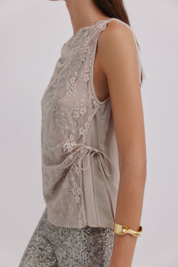 Hoss Intropia Colette. Top rom&aacute;ntico Gris