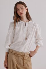 Hoss Intropia Genevi&egrave;ve. Blusa rom&acirc;ntica Ecru