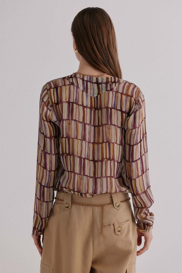 Hoss Intropia Guisselle. Blusa com decote cruzado assim&eacute;trico Multicolorido