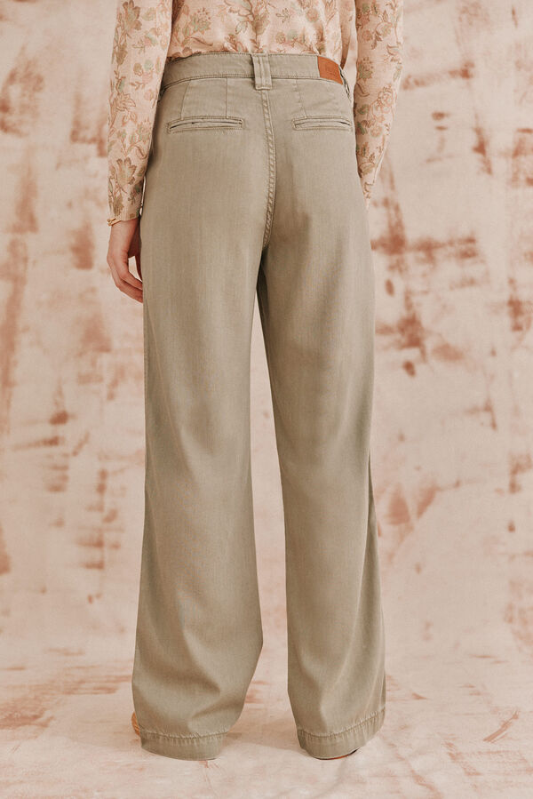 Hoss Intropia Pandme. Pantalones tencel Kaki