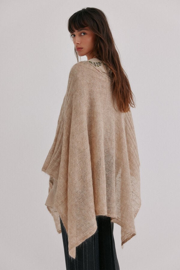 Hoss Intropia N&auml;elle. Capa de malha Beige