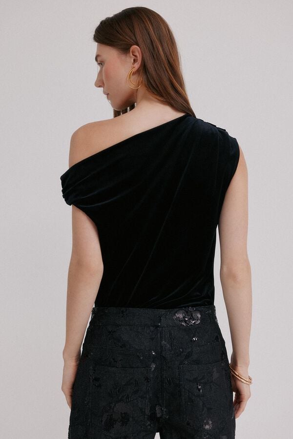 Hoss Intropia Marcela. Top assim&eacute;trico Preto