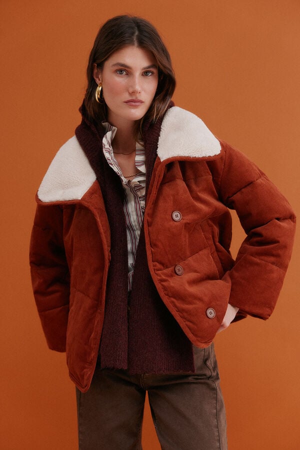 Hoss Intropia Maider. Bufanda con capucha Granate