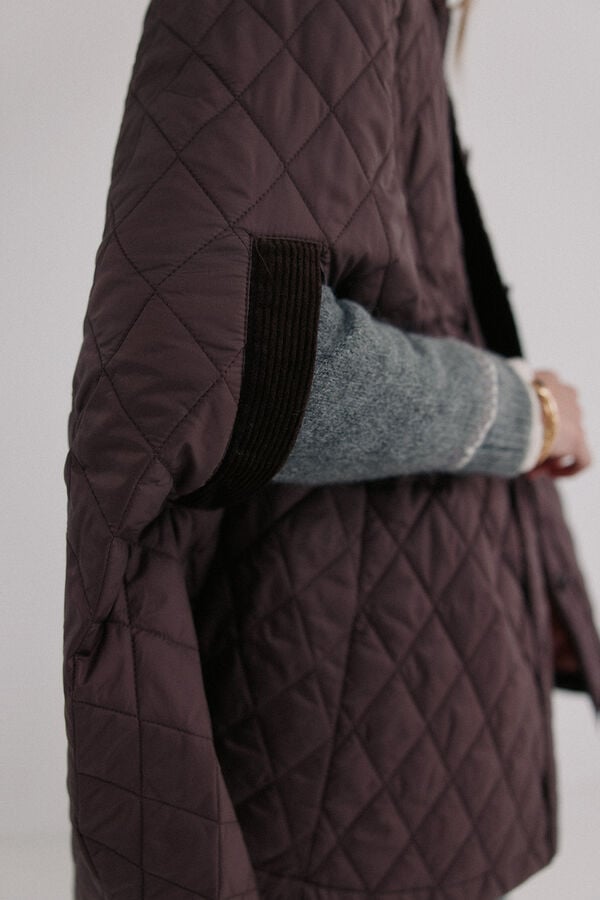 Hoss Intropia Danna. Capa acolchada Granate