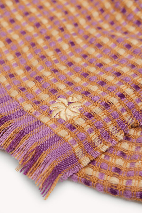 Hoss Intropia Aina. Bufanda rectangular de cuadros Lila