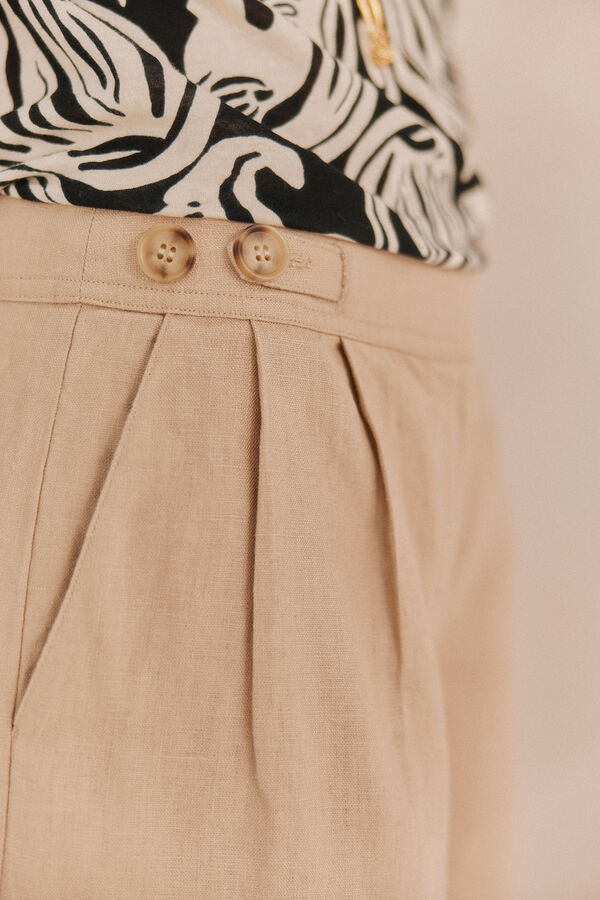 Hoss Intropia Pamélia. Bermudas linho Ecru