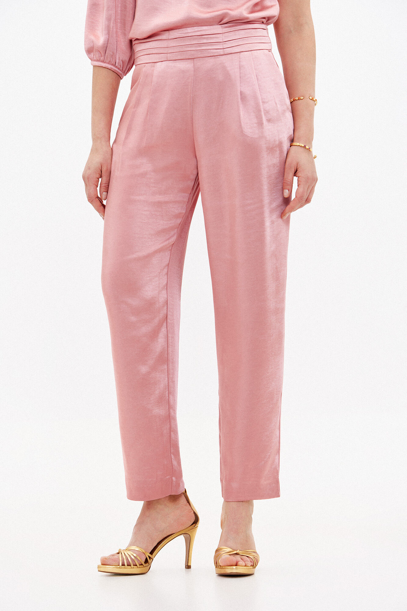 Hoss Intropia Pia. Pantal&oacute;n satiando con pliegues