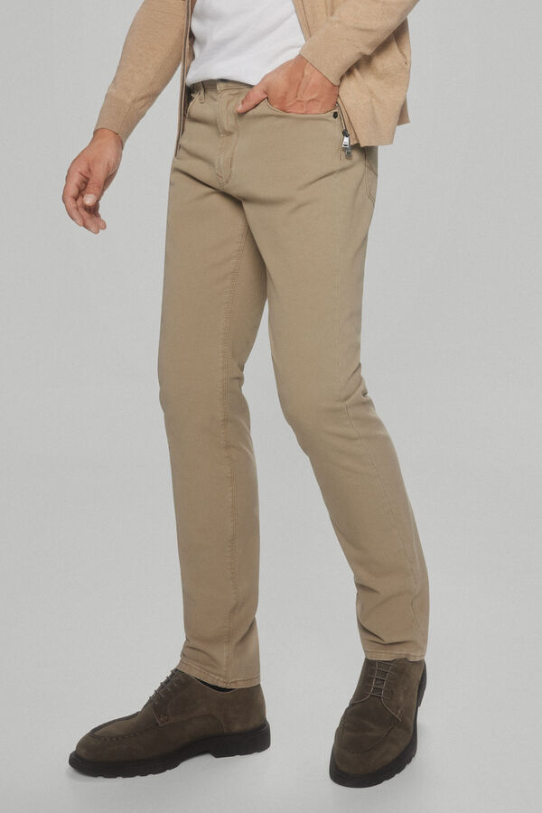 Pedro del Hierro Pantal&oacute;n 5 bolsillos color premium flex slim fit Marr&oacute;n