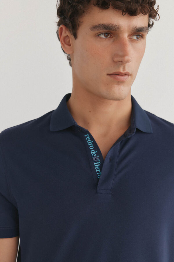 Pedro del Hierro P&oacute;lo t&eacute;cnico Azul