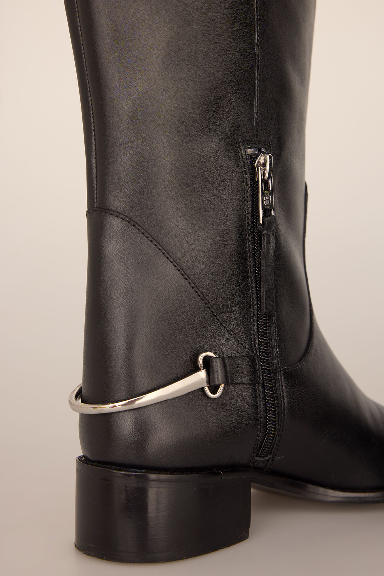 Pedro del Hierro Bota equestre com detalhe met&aacute;lico