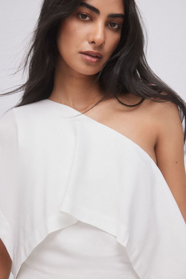 Pedro del Hierro Vestido asimetrico abertura lateral. Crudo