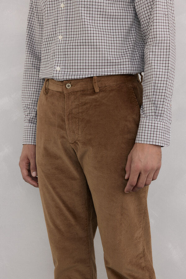 Pedro del Hierro Chino pana gruesa regular fit Marr&oacute;n