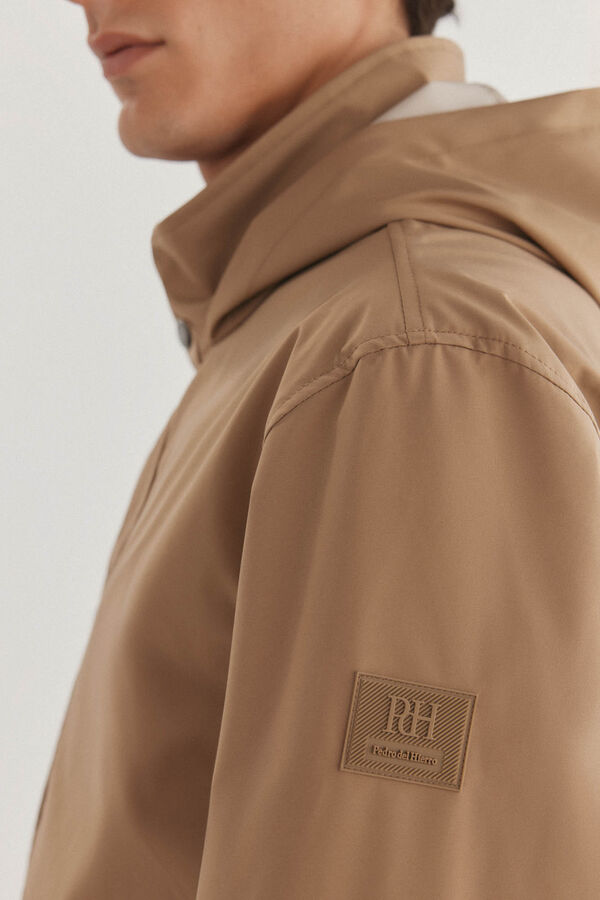 Pedro del Hierro Parka leve com capuz Beige