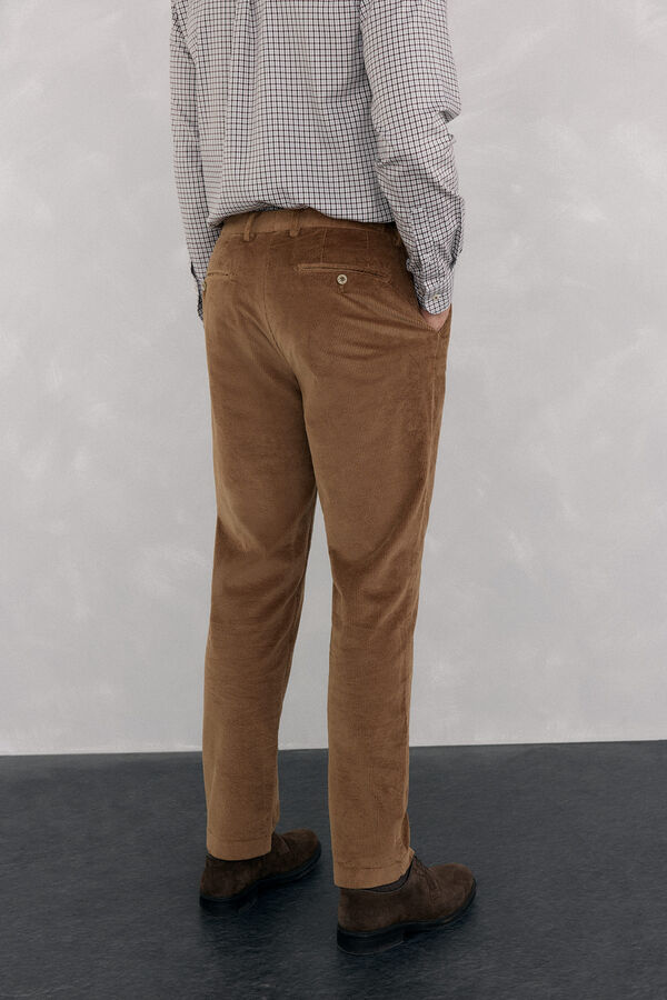 Pedro del Hierro Chino pana gruesa regular fit Marr&oacute;n