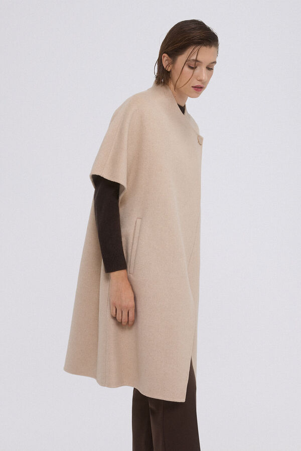 Pedro del Hierro Capa de bot&atilde;o Beige