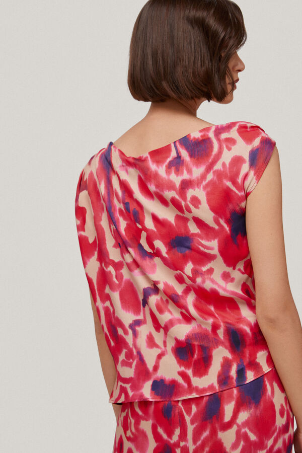 TFP by Tamara Falc&oacute; LUCIA. Top asimetrico P&uacute;rpura