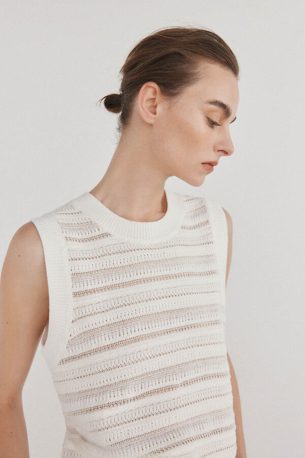 Pedro del Hierro Chaleco estructura fantas&iacute;a Crudo