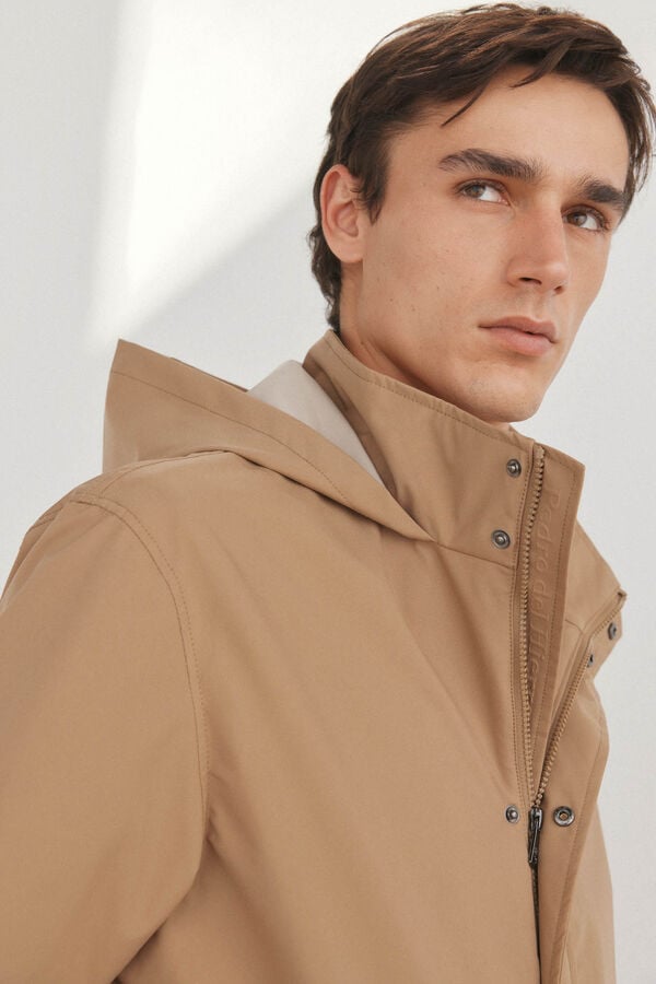 Pedro del Hierro Parka leve com capuz Beige