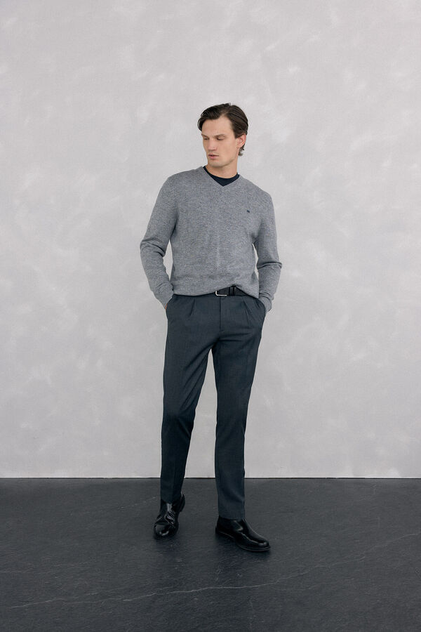 Pedro del Hierro Jersey cuello pico lana merino y cashmere Gris