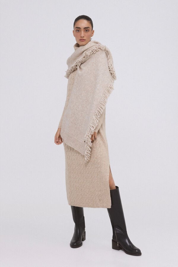 Pedro del Hierro Poncho de punto marr&oacute;n con flecos Gris