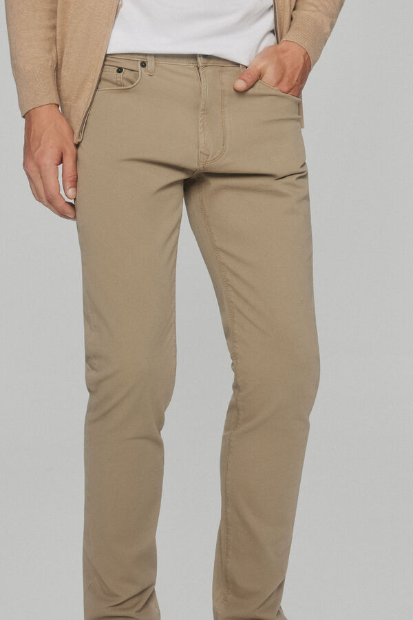 Pedro del Hierro Pantal&oacute;n 5 bolsillos color premium flex slim fit Marr&oacute;n