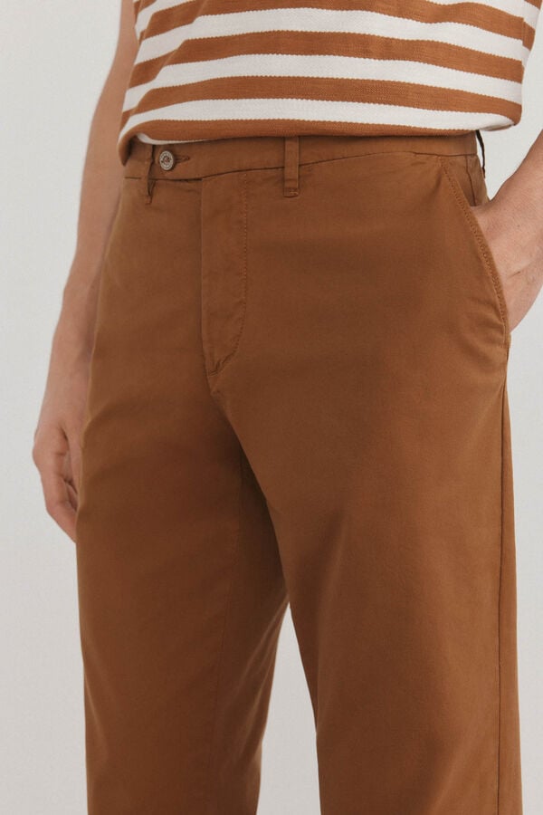 Pedro del Hierro Cal&ccedil;as chino regular fit Marrom