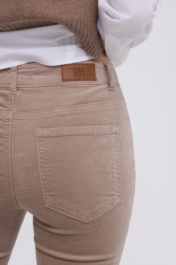 Pedro del Hierro Cal&ccedil;a flare de veludo Cizento