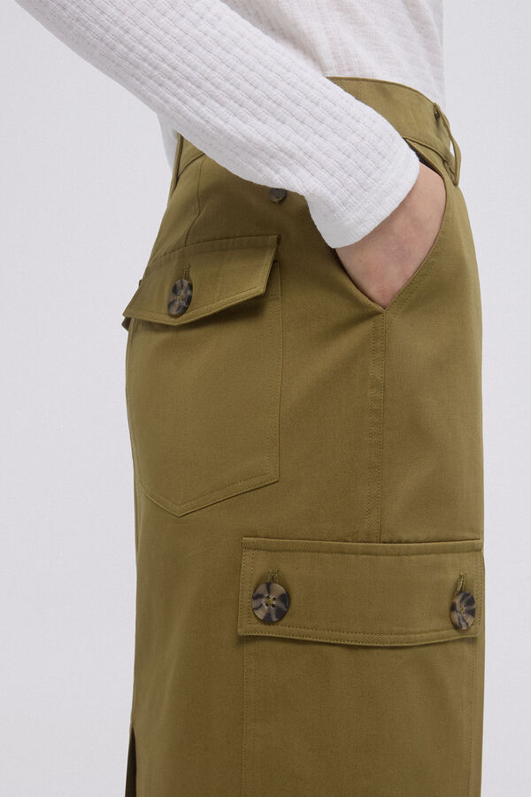 Pedro del Hierro Falda cargo Verde