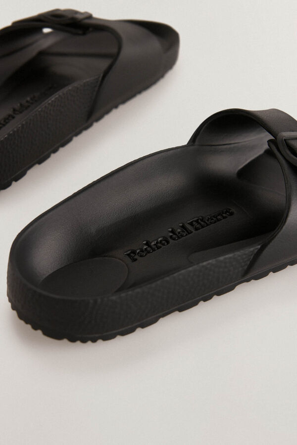 Pedro del Hierro Chancla Negro