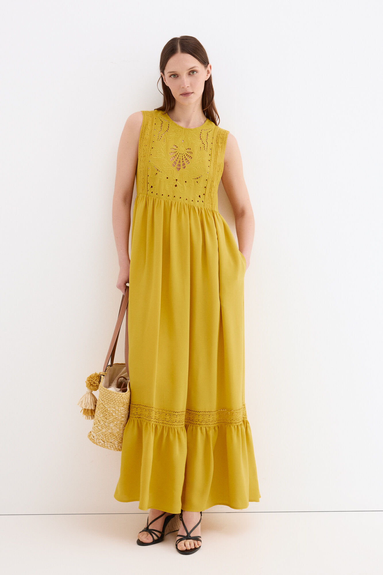 Pedro del Hierro Vestido rom&acirc;ntico bordado
