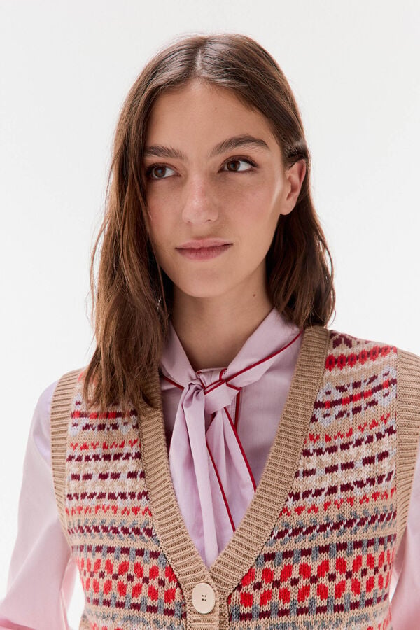 TFP by Tamara Falc&oacute; Chaleco jacquard geom&eacute;trico Beige