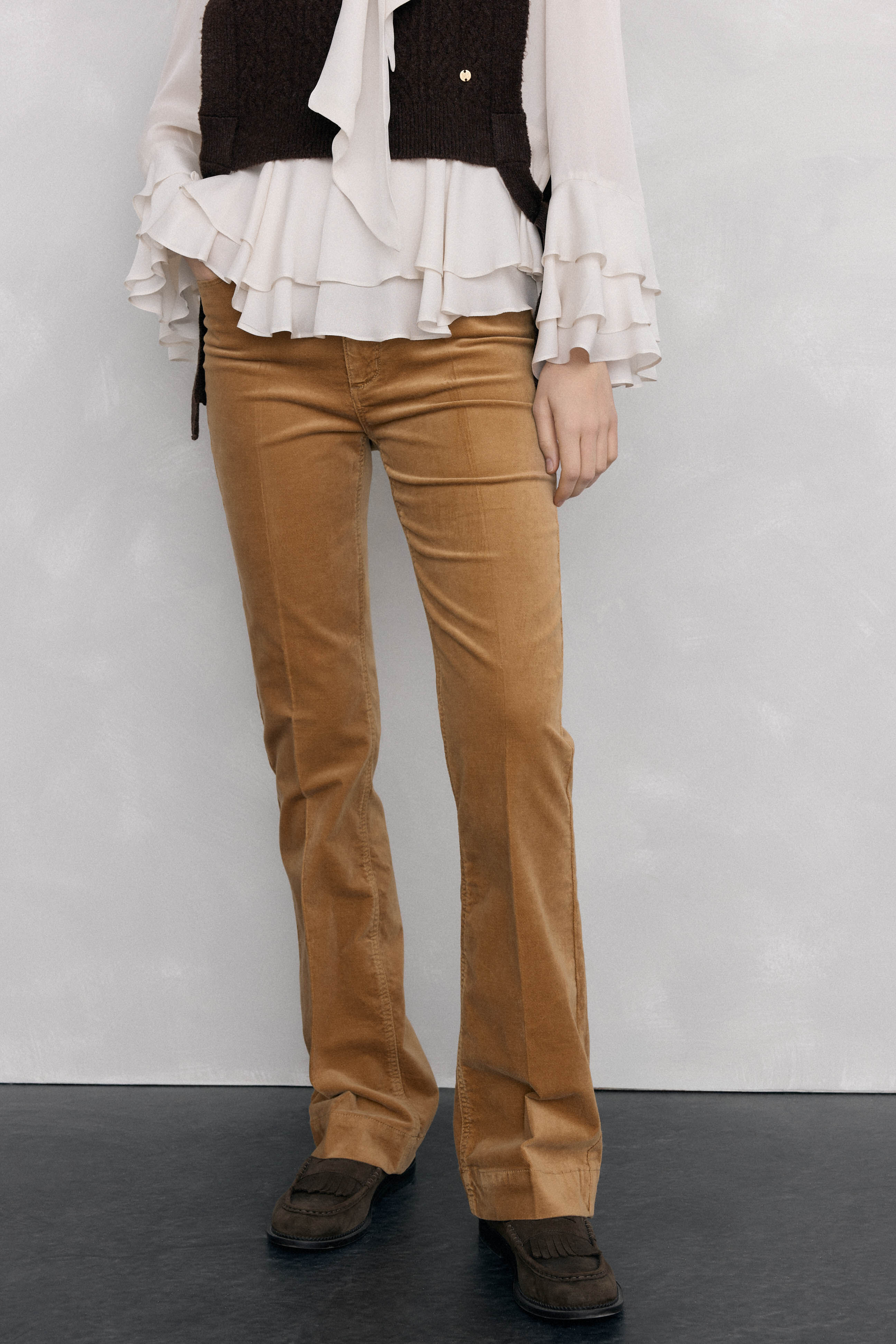 Pedro del Hierro Pantalones terciopelo push up flare