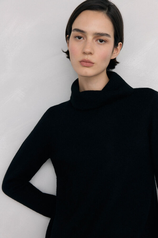 Pedro del Hierro Vestido de punto con detalle de encaje en bajo. Negro