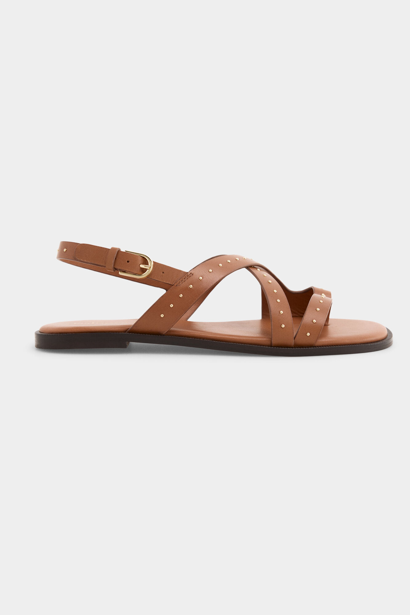 Pedro del Hierro Sand&aacute;lia com tachas