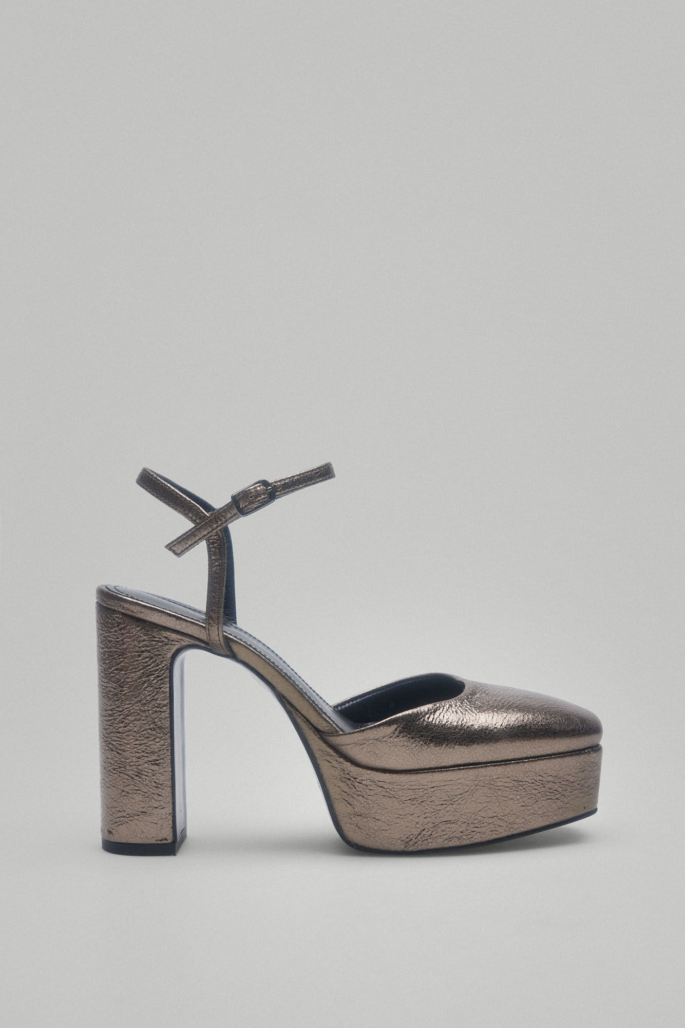 Pedro del Hierro Sapatos de salto alto com plataforma em pele met&aacute;lica