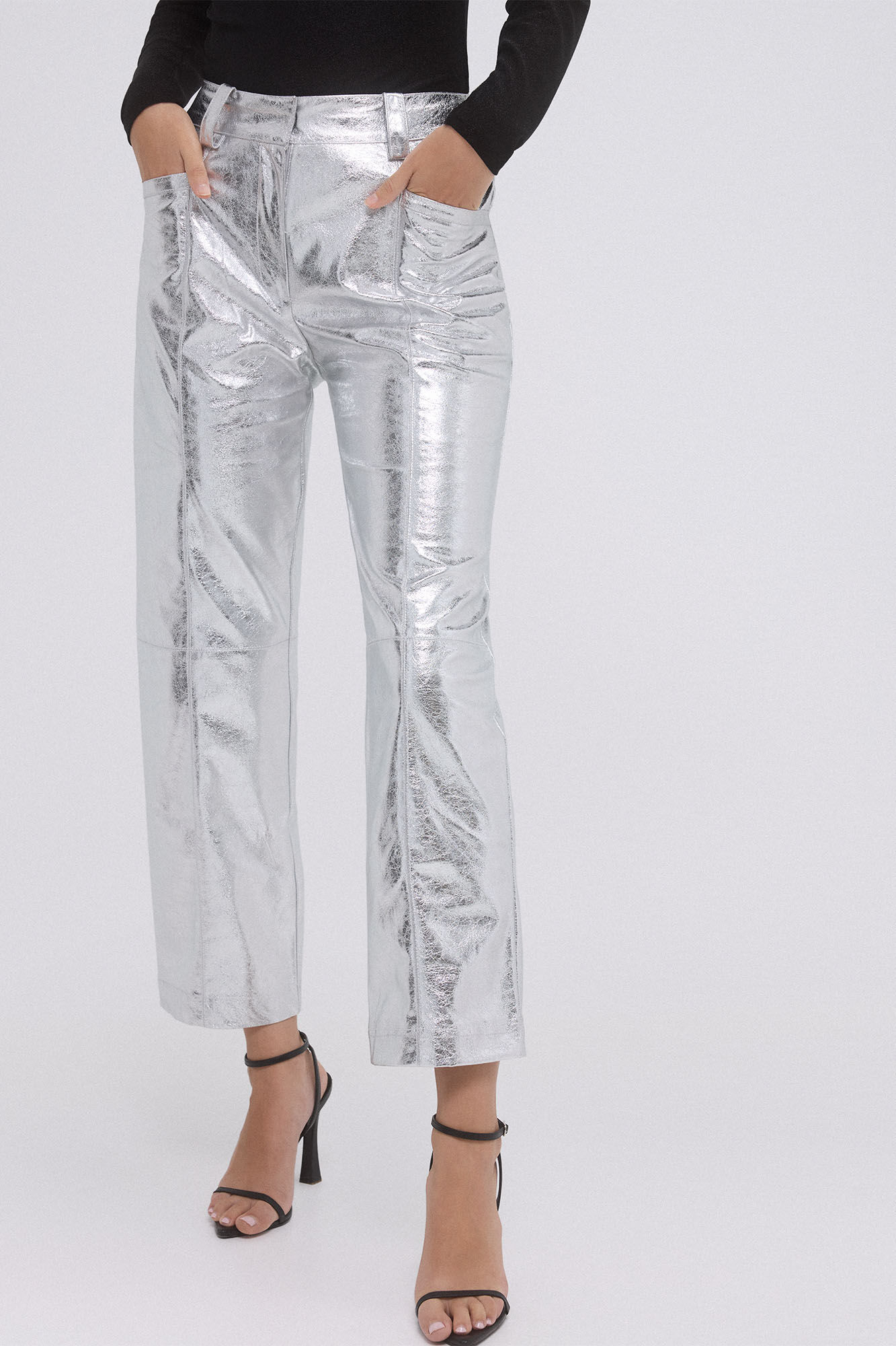 Pedro del Hierro Pantal&oacute;n PU metalizado cortes