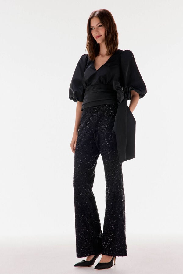 TFP by Tamara Falc&oacute; Blusa de tafet&aacute; com la&ccedil;o Preto