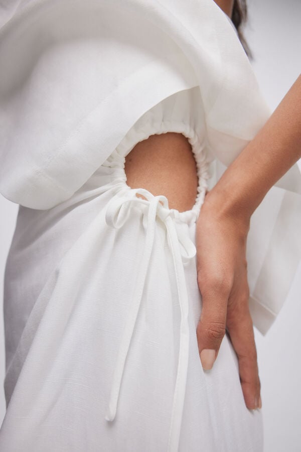 Pedro del Hierro Vestido asimetrico abertura lateral. Crudo