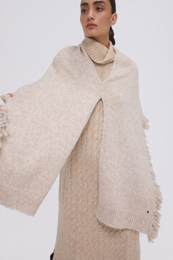 Pedro del Hierro Poncho de punto marr&oacute;n con flecos Gris