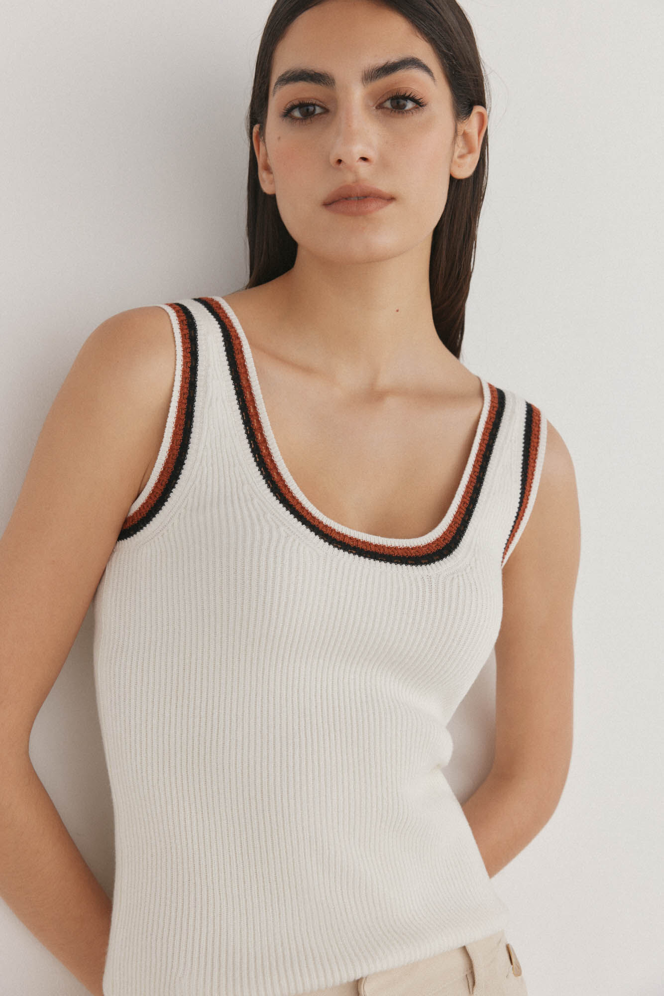 Pedro del Hierro Top de punto calados contraste