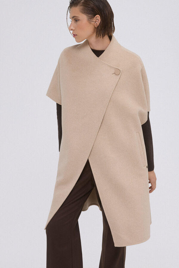 Pedro del Hierro Capa de bot&atilde;o Beige