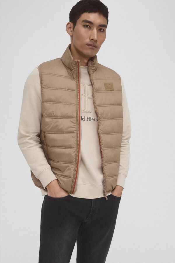 Pedro del Hierro Colete ultraleve imperme&aacute;vel Beige