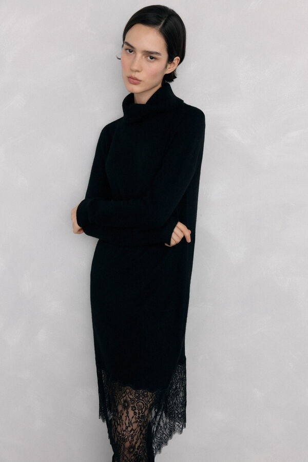 Pedro del Hierro Vestido de punto con detalle de encaje en bajo. Negro
