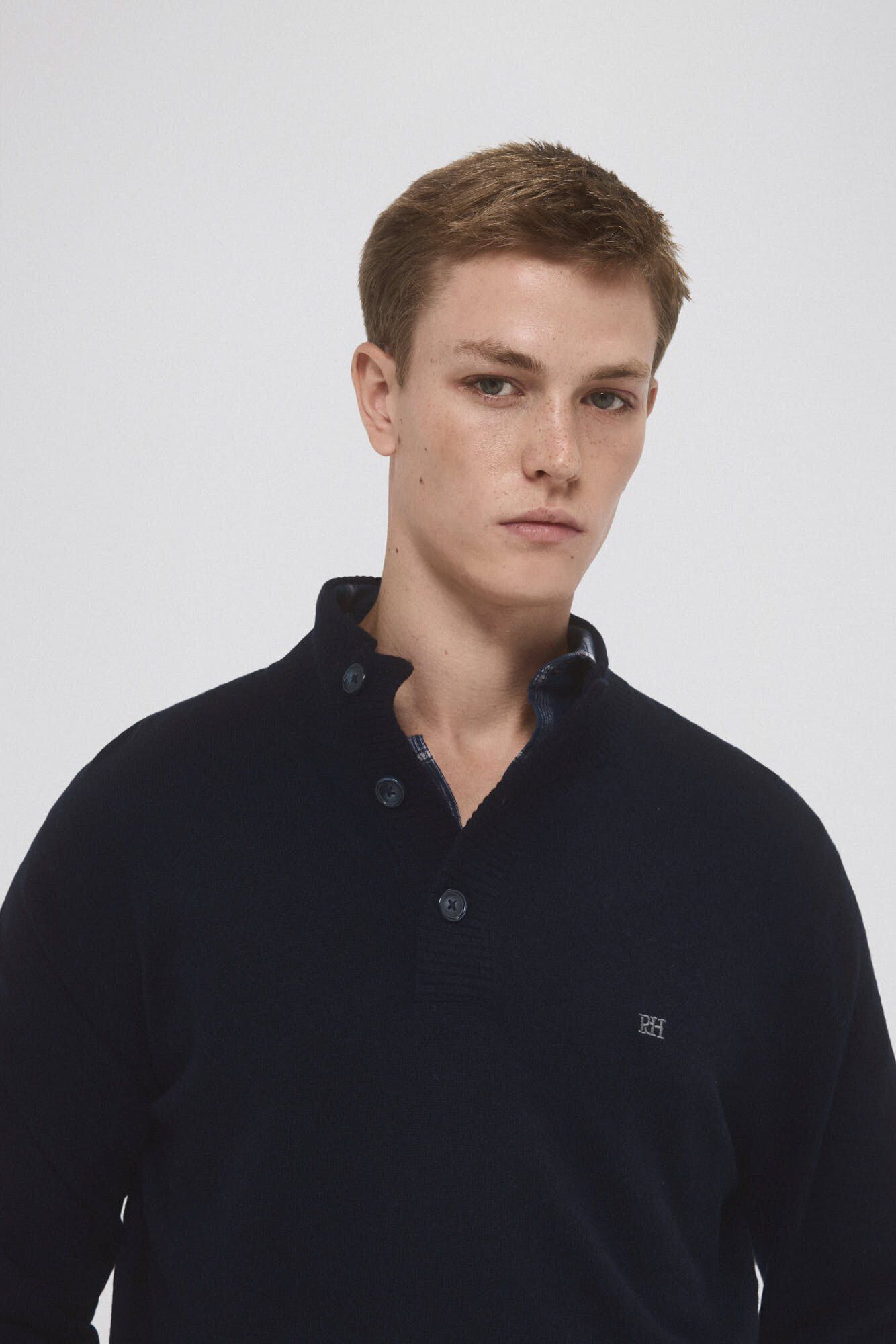 Pedro del Hierro Camisola de l&atilde; e cashmere com gola alta e bot&otilde;es
