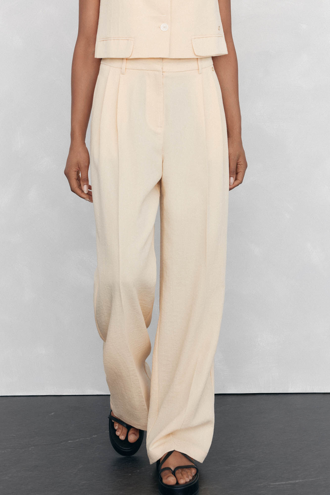 Pedro del Hierro Cal&ccedil;as retas fato