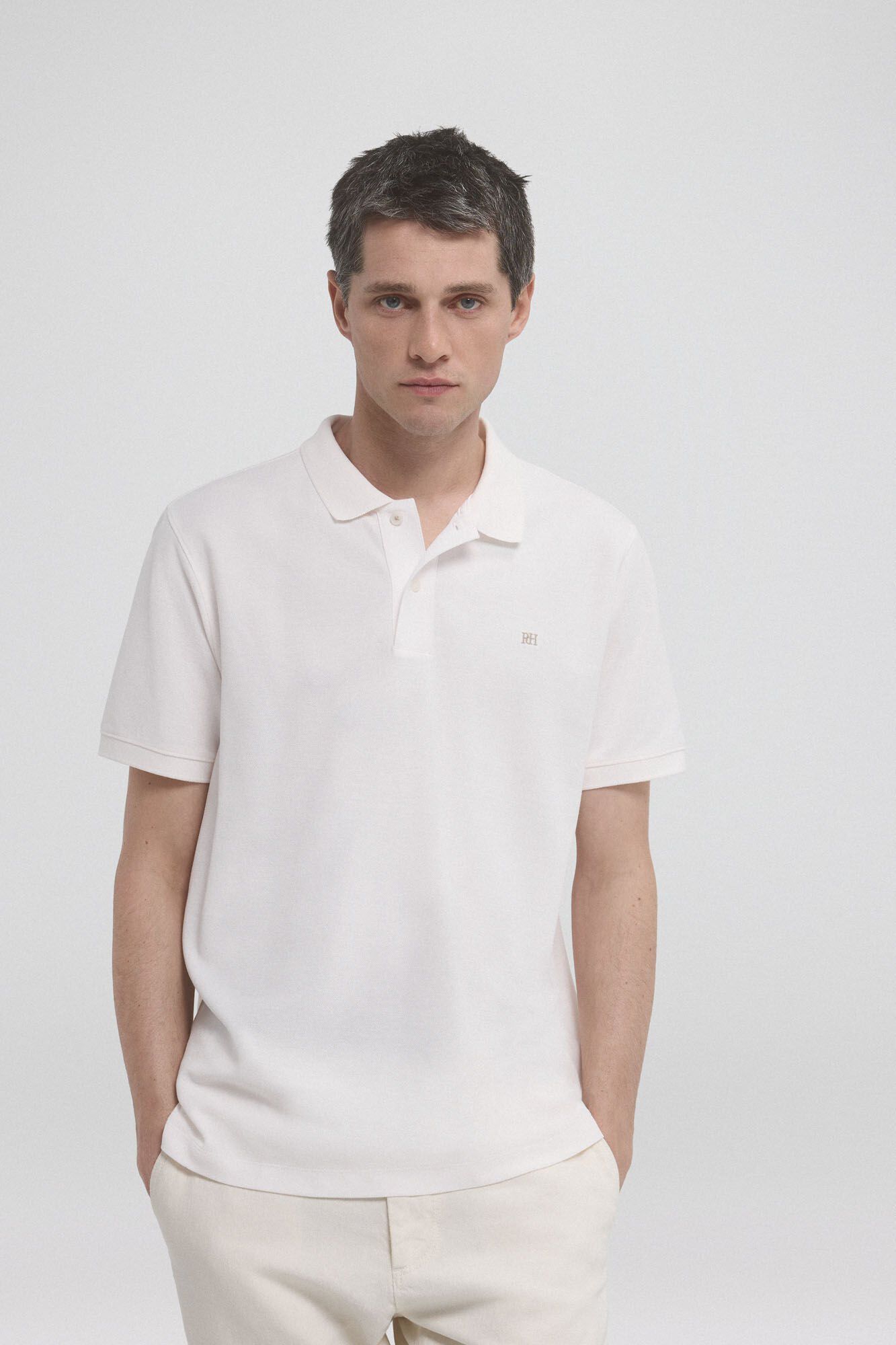 Pedro del Hierro Polo b&aacute;sica com logo bordado