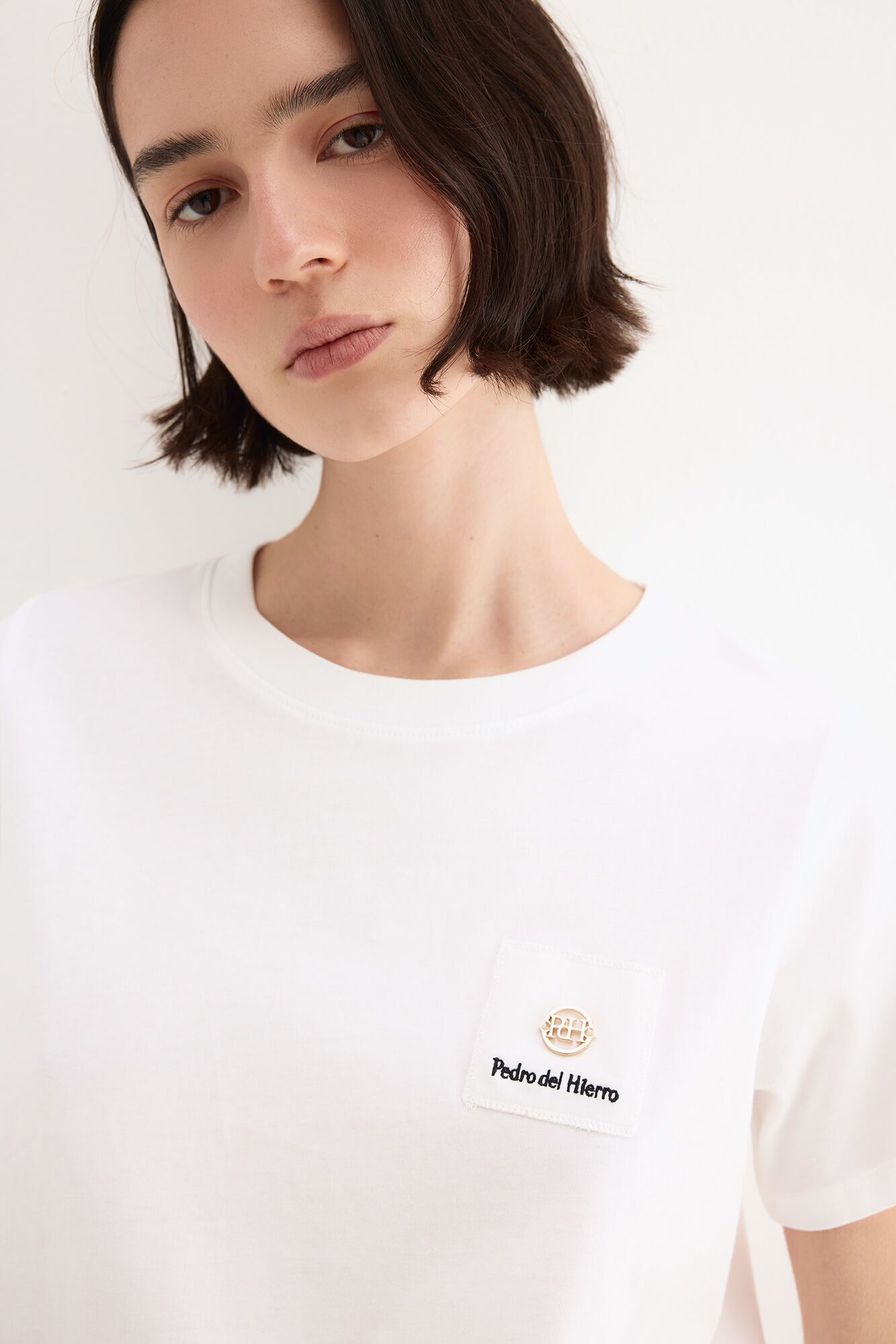 Pedro del Hierro T-shirt b&aacute;sica com plaquinha
