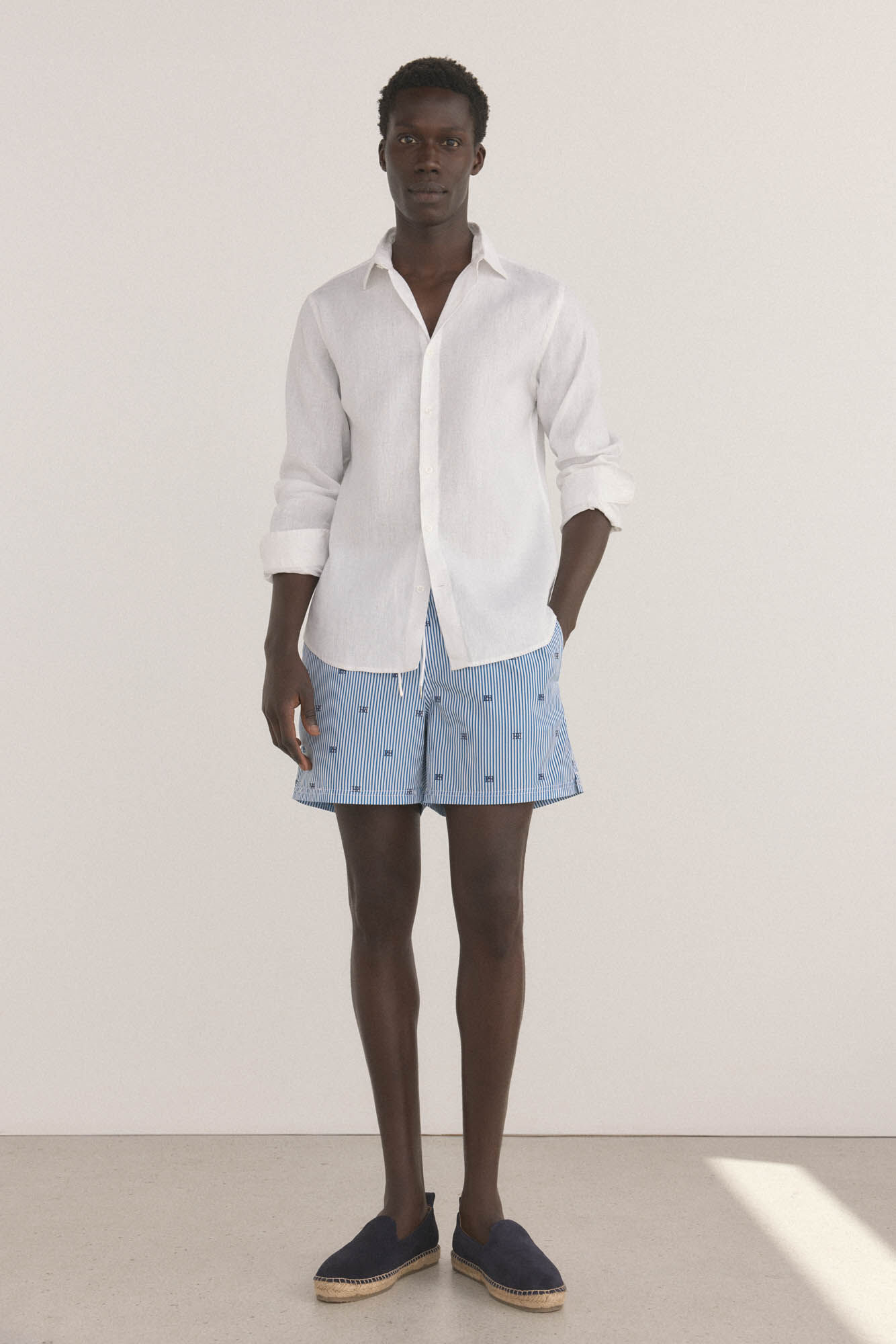 Pedro del Hierro Ba&ntilde;ador estampado rayas logos