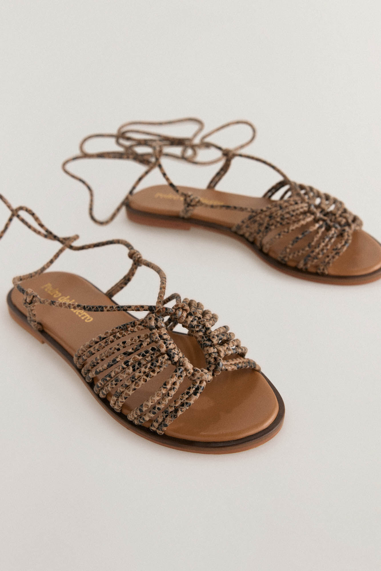 Pedro del Hierro Sandalia multi tiras