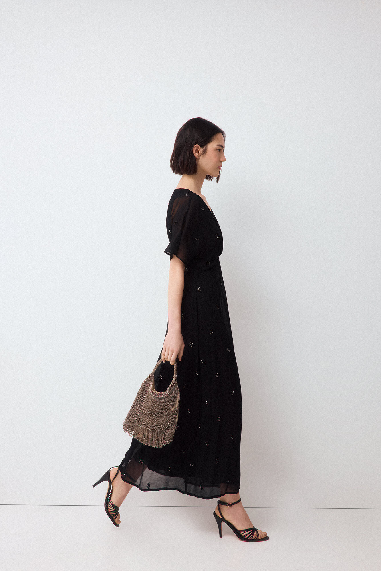 Pedro del Hierro Vestido fluido detalle piedras